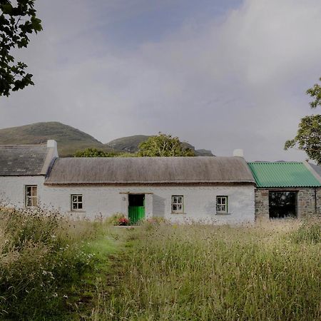 Secluded Thatched Cottage, Near Beaches & Hill Walking Rashenny Buitenkant foto