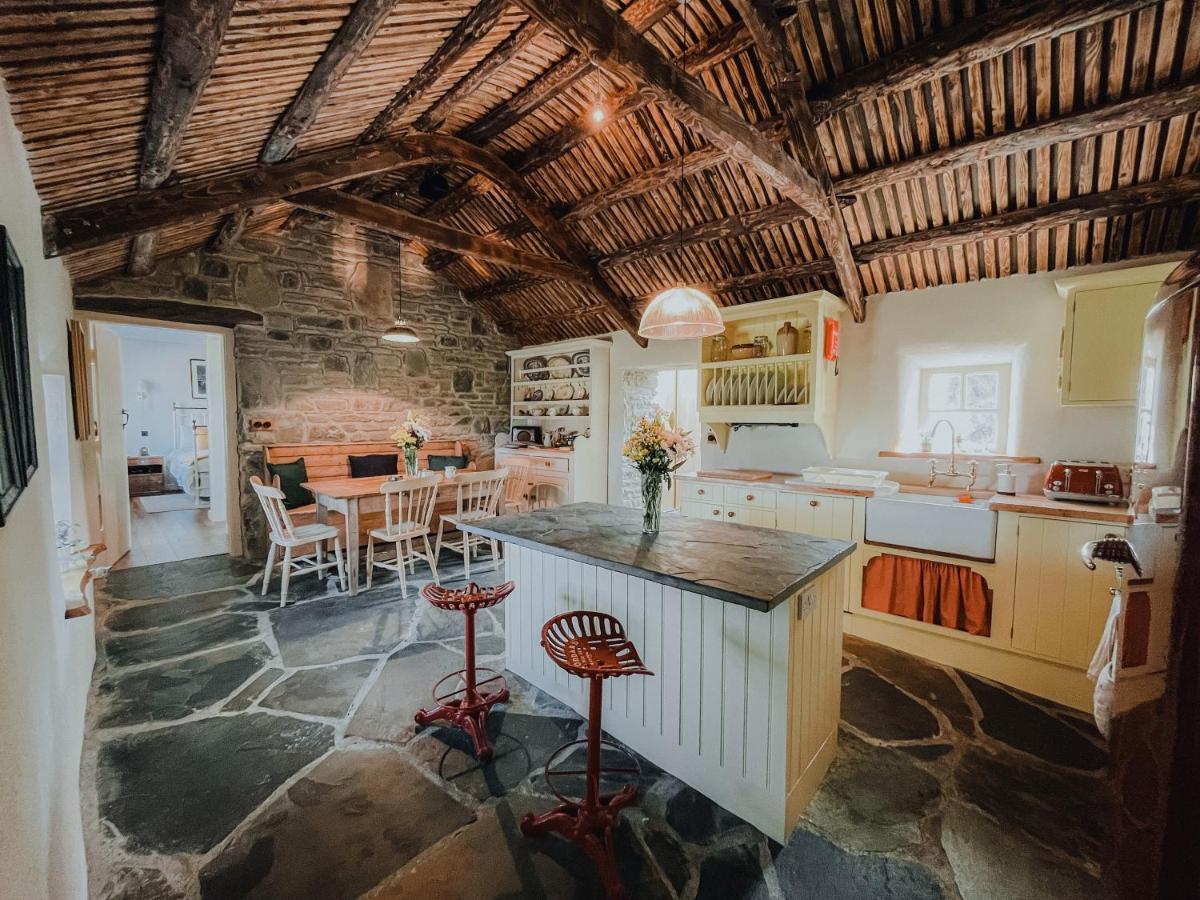 Secluded Thatched Cottage, Near Beaches & Hill Walking Rashenny Buitenkant foto